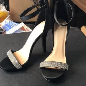 Rhinestone heel (start with satin heel)